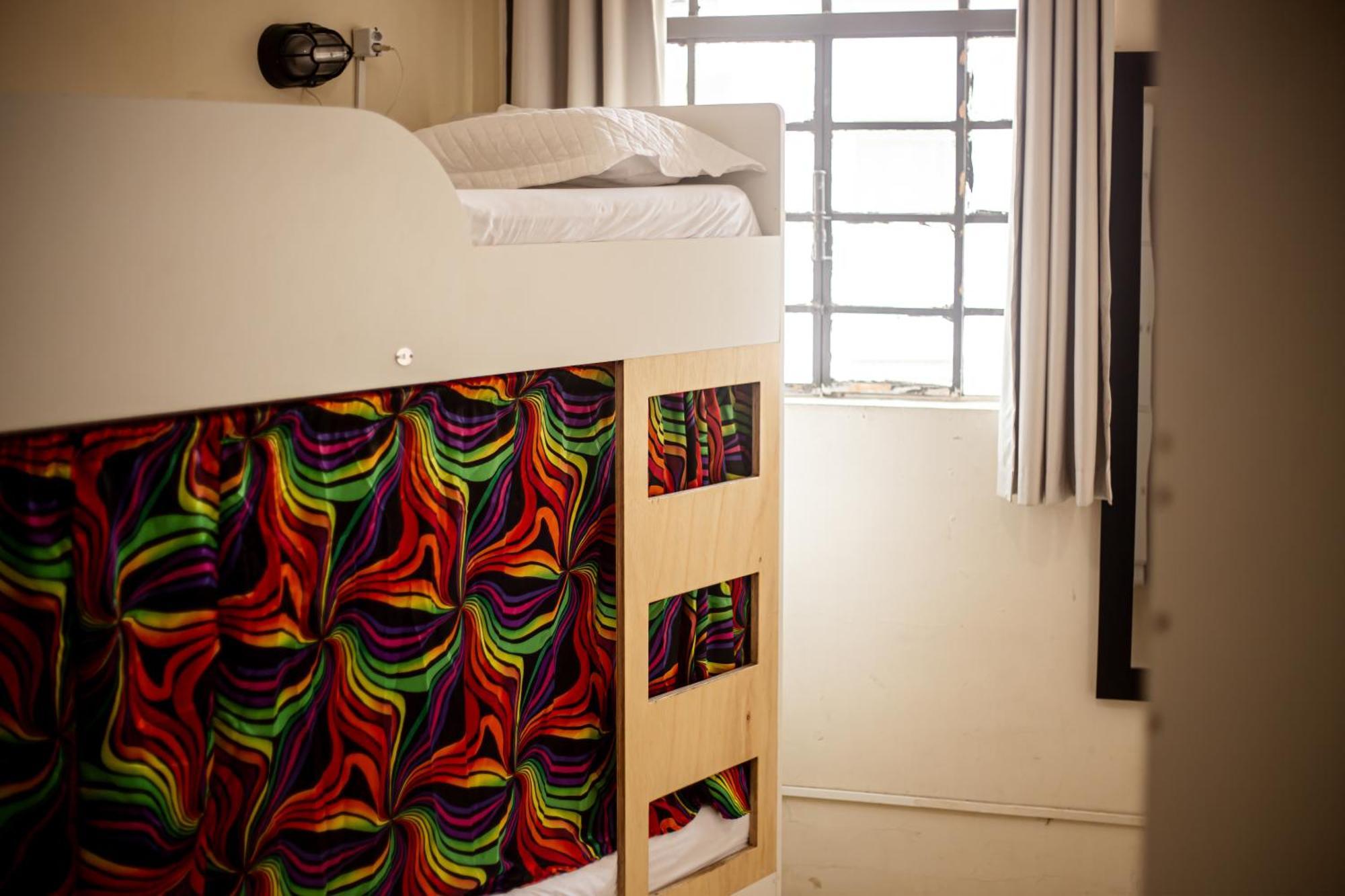 Liberdade Hostal *